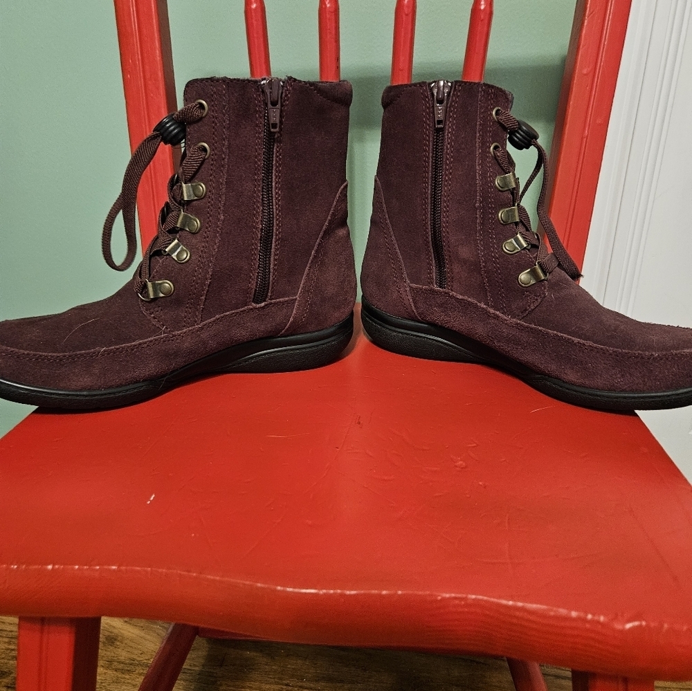 Clark's Kearns Sirena Burgundy Boots - Picture 7 of 9